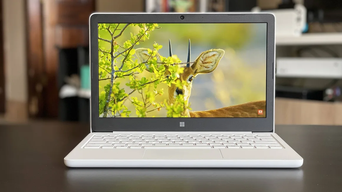 Surface Laptop SE با طراحی ساده و جمع‌وجور-2