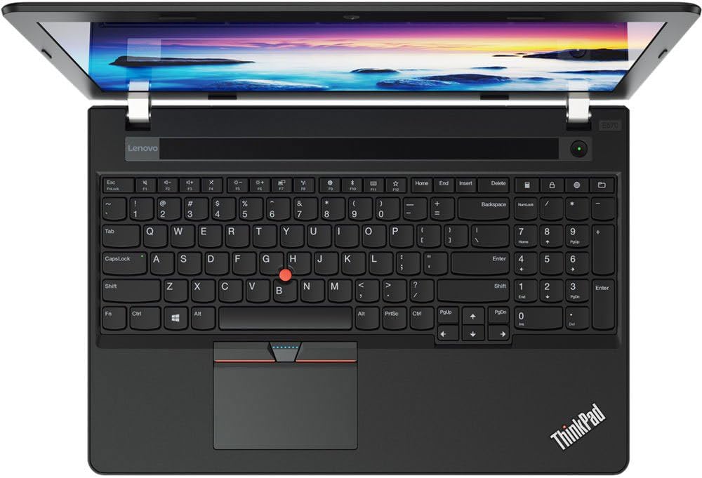 نمای نزدیک از کیبورد لپ‌تاپ Lenovo E575 با طراحی ارگونومیک